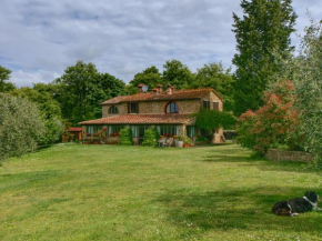 Rural villa with heated pool large terrace and beautiful views, Lucignano